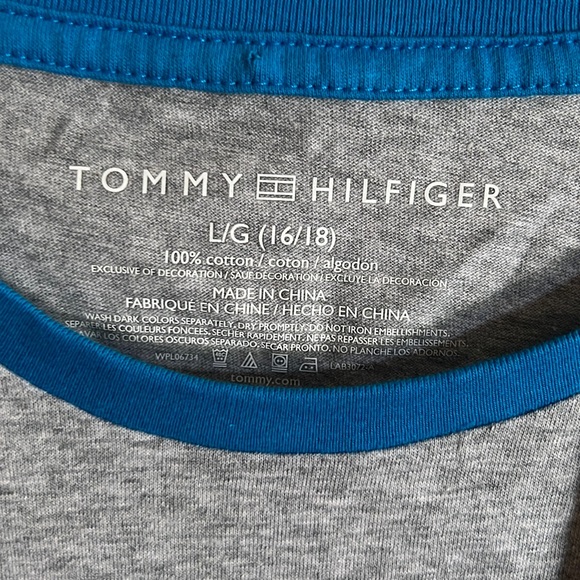 Tommy Hilfiger short sleeve T-shirt, size L. - Picture 3 of 3